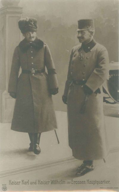 Wilhelm II. und der österreichische Kaiser Karl I. im Großen Hauptquartier in Pless/Oberschlesien